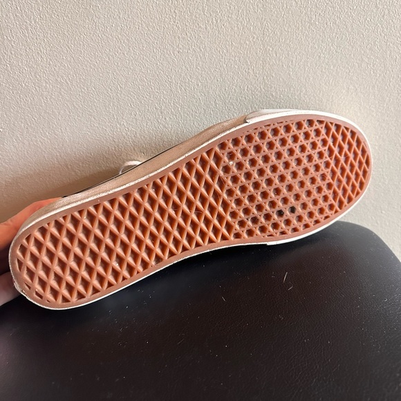 Vans - Picture 3 of 4